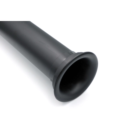 Zbliżenie na aerodynamiczny kołnierz wewnętrzny tunelu bass-reflex Jantzen Audio 70 mm zamontowany na tunelu.